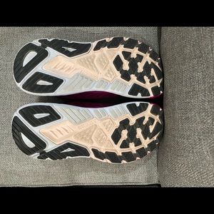 Hoka tennis shoes worn 1 time